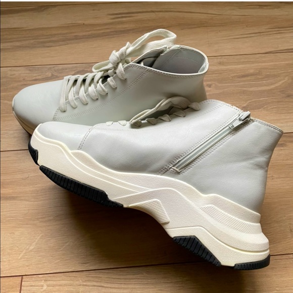 💗Brand New 💗Shoes from Charles & Keith ! - Picture 1 of 6